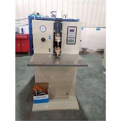 Min. Spawacz wyładowczy kondensatora